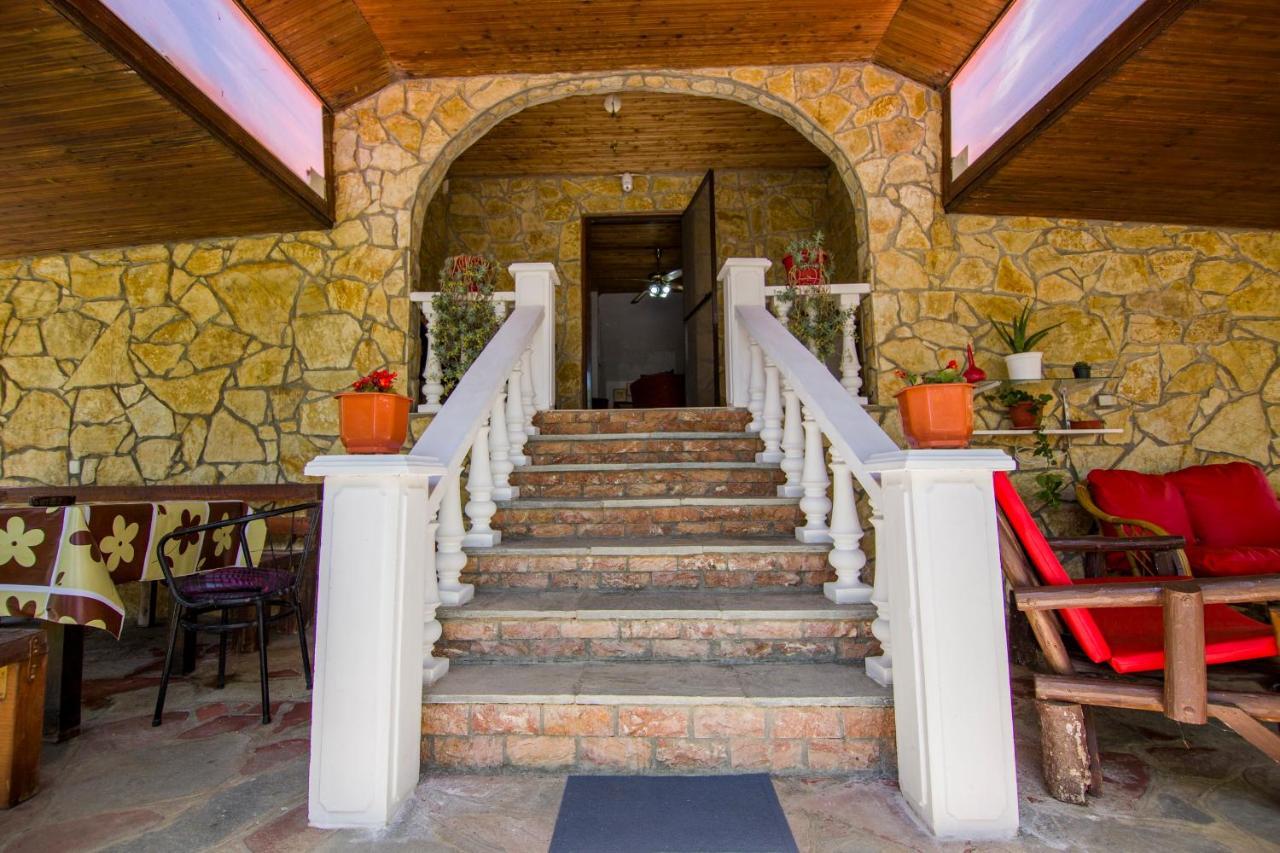 villa Touzla Ofrínion Esterno foto