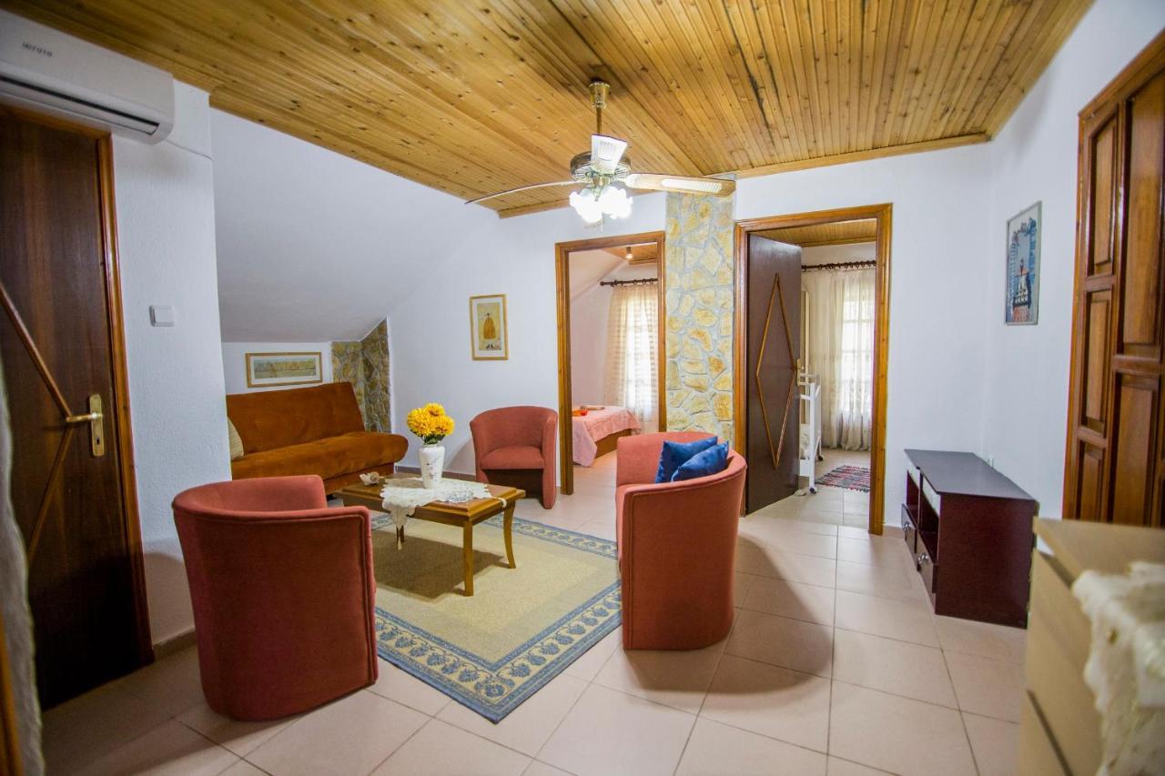 villa Touzla Ofrínion Esterno foto